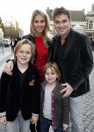 Den Bosch 25 november 2012
Premiere Annie in theater de parade. Jeroen v d Boom met vrouw Dani en zoons
Peter Smulders bv