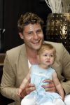 Amsterdam 12 juni 2009
Papa van het jaar verkiezing 
Koert-Jan de Bruijn met zijn vriendin Charlotte en dochter.
