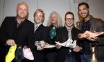 Amsterdam 30 november 2012
Presentatie  schoenenlijn Gordon by mascolori. LA The voices nemen de eerste schoenen in ontvangst uit handen van Raymond Landegent.
Peter Smulders bv