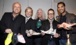 Amsterdam 30 november 2012
Presentatie  schoenenlijn Gordon by mascolori. LA The voices nemen de eerste schoenen in ontvangst uit handen van Raymond Landegent.
Peter Smulders bv