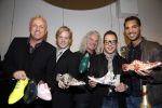 Amsterdam 30 november 2012
Presentatie  schoenenlijn Gordon by mascolori. LA The voices nemen de eerste schoenen in ontvangst uit handen van Raymond Landegent.
Peter Smulders bv