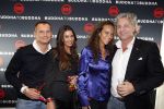 Amsterdam 23 november 2012
Opening nieuwe Buddha to Buddha pand in Amsterdam. Mark teurlings met Eelko v Kooten en dames
Peter Smulders bv