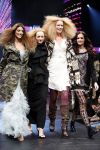 Amsterdam 7 december 2012
Luxery fair in de RAI. Jolanda v d Berg Carolien Spoor Marly v Velden en Marvy Rieder
Peter Smulders bv