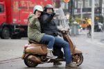 Amsterdam 3 december 2012
Menno Kohler met vriendin en hond op vespa scooter in de sneeuw.
Peter Smulders bv
