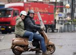 Amsterdam 3 december 2012
Menno Kohler met vriendin en hond op vespa scooter in de sneeuw.
Peter Smulders bv