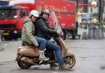 Amsterdam 3 december 2012
Menno Kohler met vriendin en hond op vespa scooter in de sneeuw.
Peter Smulders bv