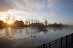 Nigtevecht 30 november 2012
De zon komt op achter ons huis met een beestje mist op de vecht.
Peter Smulders bv