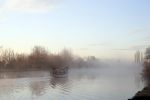 Nigtevecht 30 november 2012
De zon komt op achter ons huis met een beestje mist op de vecht.
Peter Smulders bv