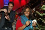 Hilversum 7 december 2012
Sky radio opbouwen Christmas tree (kerstboom) voor goede doelen. Victor Brand en Patty Brard
Peter Smulders bv