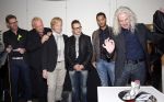 Amsterdam 30 november 2012
Presentatie  schoenenlijn Gordon by mascolori. LA The voices nemen de eerste schoenen in ontvangst uit handen van Raymond Landegent. Peter William Strykes
Peter Smulders bv