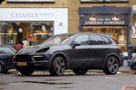 Amsterdam 23 november 2012
Porsche Cayenne zonder koplampen.
Peter Smulders bv