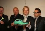 Amsterdam 30 november 2012
Presentatie  schoenenlijn Gordon by mascolori. LA The voices nemen de eerste schoenen in ontvangst uit handen van Raymond Landegent. Remko Harms
Peter Smulders bv