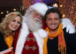 Hilversum 7 december 2012
Sky radio opbouwen Christmas tree (kerstboom) voor goede doelen. Rene en Natasja Froger
Peter Smulders bv