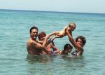 Samos (Griekenland) 17 Juli 1986
Rob de Nijs en Belinda Meuldijk met hun kinderen op het eiland Samos
Foto Peter Smulders BV