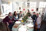 Hemmen 30 november 2012
Rob en Henriette de Nijs samen met zoons Robert en Joshi en Belinda Meuldijk met man Thierry Duval in restaurant Kerkplein 10.
Peter Smulders bv
