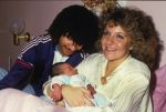 Eindhoven, 10 December 1985
Een dag na de geboorte van hun dochter Felicity Dil, Ruud Gullit met zijn eerste vrouw Yvonne de Vries (Yvonne Gullit)
Foto Peter Smulders BV