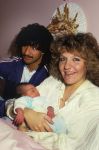 Eindhoven, 10 December 1985
Een dag na de geboorte van hun dochter Felicity Dil, Ruud Gullit met zijn eerste vrouw Yvonne de Vries (Yvonne Gullit)
Foto Peter Smulders BV