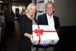 Hoorn 14 december 2012
Presentatie nieuwe boeken van Sonja Bakker waarvan 1 in samenwerking met LIDL.
Haar vriend Jan Reus presenteert het geheel en poseert samen met zijn zwangere vriendin.
Peter Smulders bv