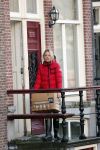 Amsterdam 9 december 2012
Tess Milne aan het verhuizen naar haar nieuwe huis aan de amsterdamse grachten.
Peter Smulders bv