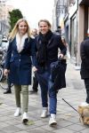 Amsterdam 30 november 2013
John Ewbank en Kelly Weekers met hun hondje op de pc hooftstraat