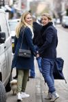 Amsterdam 30 november 2013
John Ewbank en Kelly Weekers met hun hondje op de pc hooftstraat