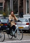 Amsterdam 26 november 2013
Loes Luca met ... op de fiets in Amsterdam zuid