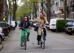 Amsterdam 26 november 2013
Loes Luca met ... op de fiets in Amsterdam zuid