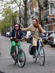 Amsterdam 26 november 2013
Loes Luca met ... op de fiets in Amsterdam zuid
