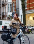 Amsterdam 26 november 2013
Loes Luca met ... op de fiets in Amsterdam zuid