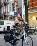Amsterdam 26 november 2013
Loes Luca met ... op de fiets in Amsterdam zuid