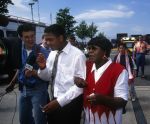 Patrick Kluivert met zijn moeder in 1995