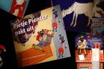 Amsterdam 12 november 2013
Presentatie Sinterklaasboeken van douwe egberts met Winston Gerschtanowitz Ivo Niehe Prinses Laurentien en Najib Amhali in de bibliotheek van Amsterdam.