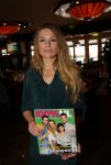 Volendam 26 november 2013
Presentatie cover 100% NL magazine met oa Nick en Simon, Ferri Somogyi , Sandra v Nieuwland en Kees Tol bij Old Dutch.