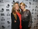 Amsterdam 18 november 2013
Anouk Smulders ontvangt de eerste armband by LouLou Sumo in club Abe.
Anouk met Sharon Pieksma