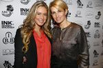 Amsterdam 18 november 2013
Anouk Smulders ontvangt de eerste armband by LouLou Sumo in club Abe.
Anouk met Sharon Pieksma