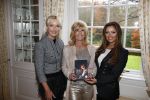 Wassenaar 29 november 2013
Presentatie boek Freule van de straat van Louelle in kasteel Wittenburg in Wassenaar met oa aanwezig Tatjana Simic en Annette Wijndom.