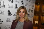 Amsterdam 18 november 2013
Anouk Smulders ontvangt de eerste armband by LouLou Sumo in club Abe.
Vivian Slingerland
