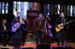 Volendam 13 november 2014
Presentatie nieuwe kerst cd van de 3j's met Jan Dulles Jaap kwakman en Jan de Witte. Glennis Grace reikt het eerste exemplaar uit.