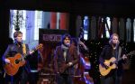 Volendam 13 november 2014
Presentatie nieuwe kerst cd van de 3j's met Jan Dulles Jaap kwakman en Jan de Witte. Glennis Grace reikt het eerste exemplaar uit.