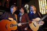 Volendam 13 november 2014
Presentatie nieuwe kerst cd van de 3j's met Jan Dulles Jaap kwakman en Jan de Witte. Glennis Grace reikt het eerste exemplaar uit.