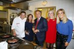 Vaassen 9 november 2014
Presentatie nieuwe produktlijn Aad Ouborg Bourgini genaamd. De presentatie is in restaurant de Leest van Jacob Jan Boerma. Aad Nikki en Mariet van Mill