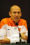 Noordwijk 14 november 2014
Arjen Robben neemt het eerste stripboek over zijn voetbal carriere in ontvangst in hotel Huis ter Duin en aansluitend geeft hij een voetbal clinic op het strand.