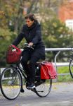 Amsterdam 7 november 2014
Astrid Joosten doet op de fiets boodschappen in Amsterdam zuid