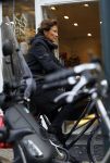 Amsterdam 7 november 2014
Astrid Joosten doet op de fiets boodschappen in Amsterdam zuid
