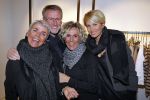 Amsterdam 20 november 2014
Opening winkel 10 days in de cornelis schuytstraat. Anouk Smulders opent de winkel en de oprichters van 10 days Barbara Hilbrink en Myon Veenendaal zij natuurlijk aanwezig. Ook Suus Zeelenberg neemt het woord