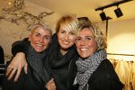 Amsterdam 20 november 2014
Opening winkel 10 days in de cornelis schuytstraat. Anouk Smulders opent de winkel en de oprichters van 10 days Barbara Hilbrink en Myon Veenendaal zij natuurlijk aanwezig. Ook Suus Zeelenberg neemt het woord