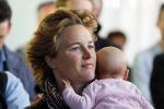 Ridderkerk 10 november 2014
Presentatie Helden met oa Klaasjan Huntelaar met vrouw en kinderen bij v d Valk. Daphne Koster met baby