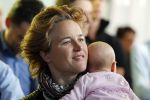 Ridderkerk 10 november 2014
Presentatie Helden met oa Klaasjan Huntelaar met vrouw en kinderen bij v d Valk. Daphne Koster met baby