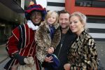 Hilversum 26 november 2014
Sinterklaas bij RTL in studio 21. Dennis Weening met vrouw en dochter