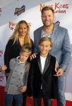 Amsterdam 22 november 2014
Premiere Mees Kees in carre met in de hoofdrollen Willem Voogd Sanne Wallis de Vries  Felix Osinga, en Brent Thomassen. Dennis v d Geest met vrouw en kinderen